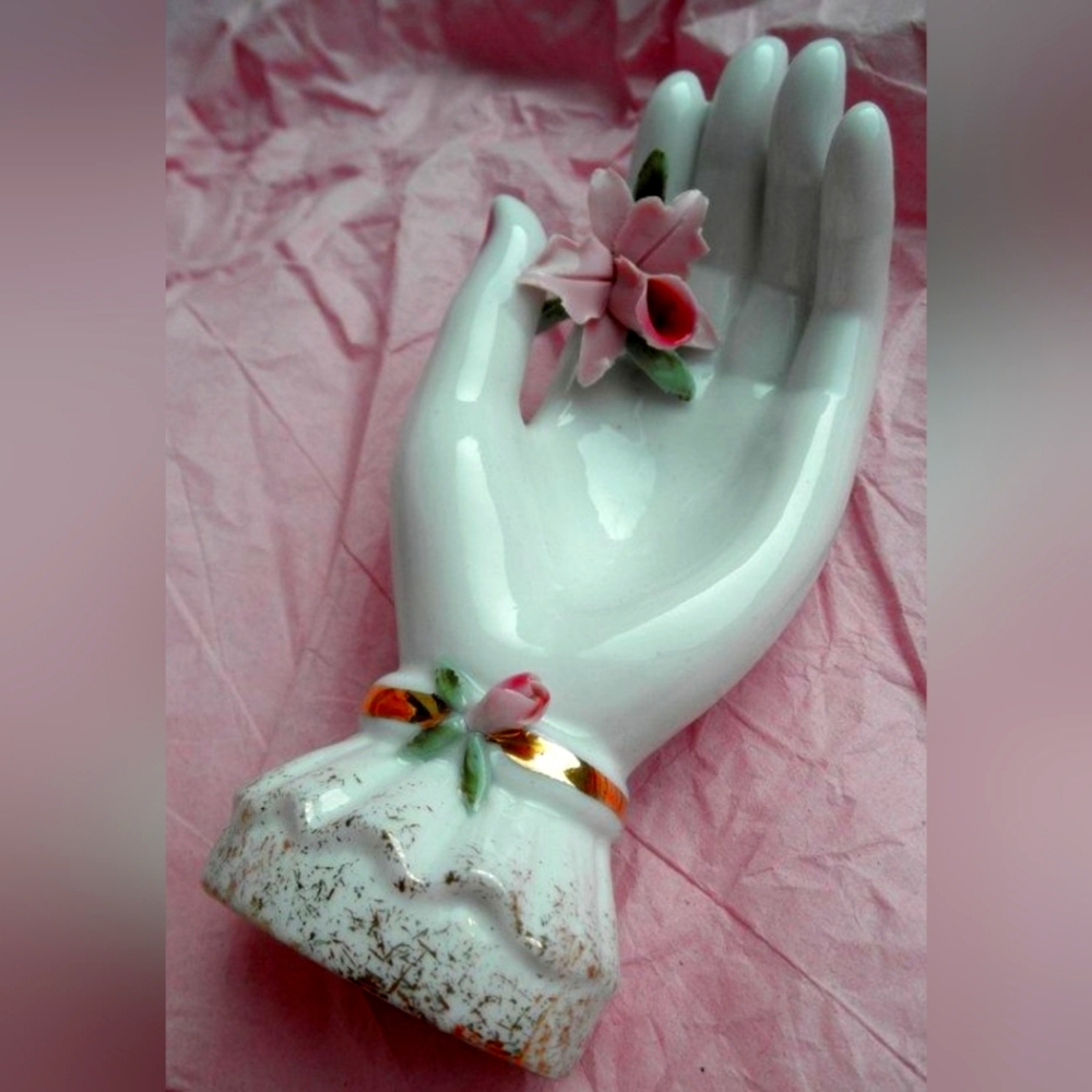 VINTAGE LEFTON VANITY JEWELRY HOLDER